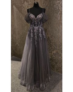 Abendkleid mii Carmenträgern, intense grey