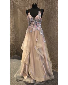 Abendkleid mit Volants, cappuccino cake