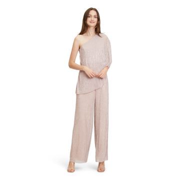 Overall on shoulder, rose