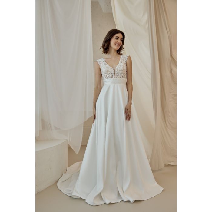 Brautkleid mit Mikadorock und breiten Trägern, ivory