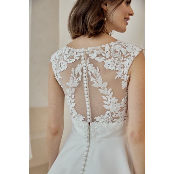 Brautkleid mit Mikadorock und breiten Trägern, ivory