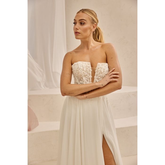 Brautkleid mit Chiffonrock und Schlitz, ivory