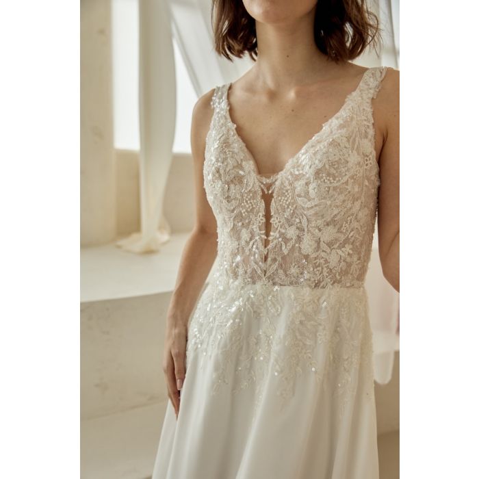 Brautkleid mit Chiffonrock und Spitzenoberteil, ivory