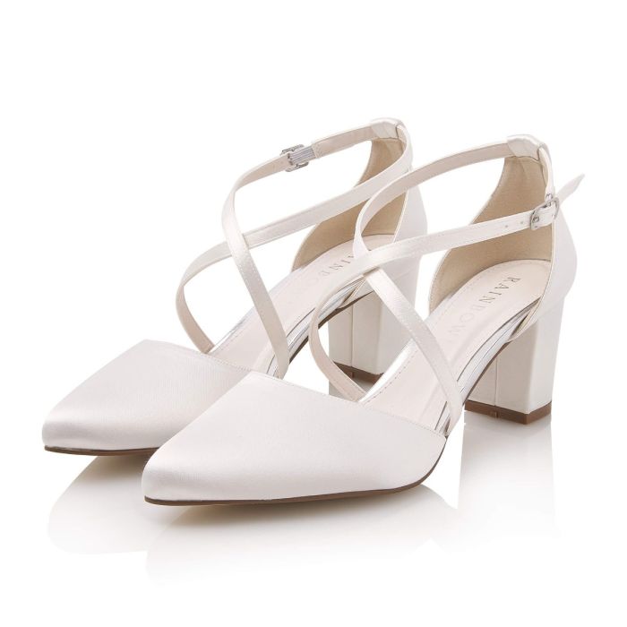 Brautschuhe mit Riemchen, ivory