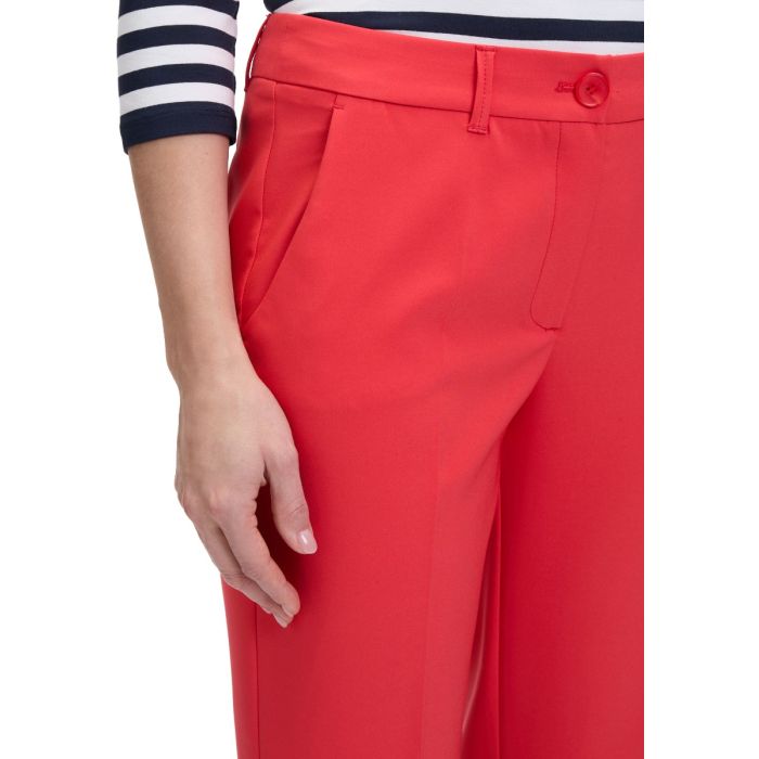 Da-Hose, poppy red