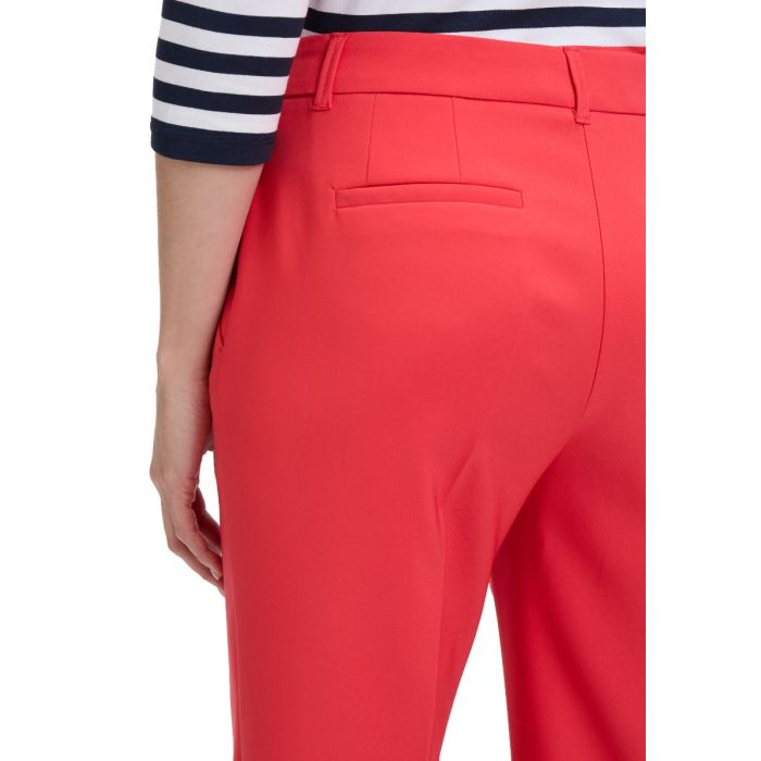Da-Hose, poppy red