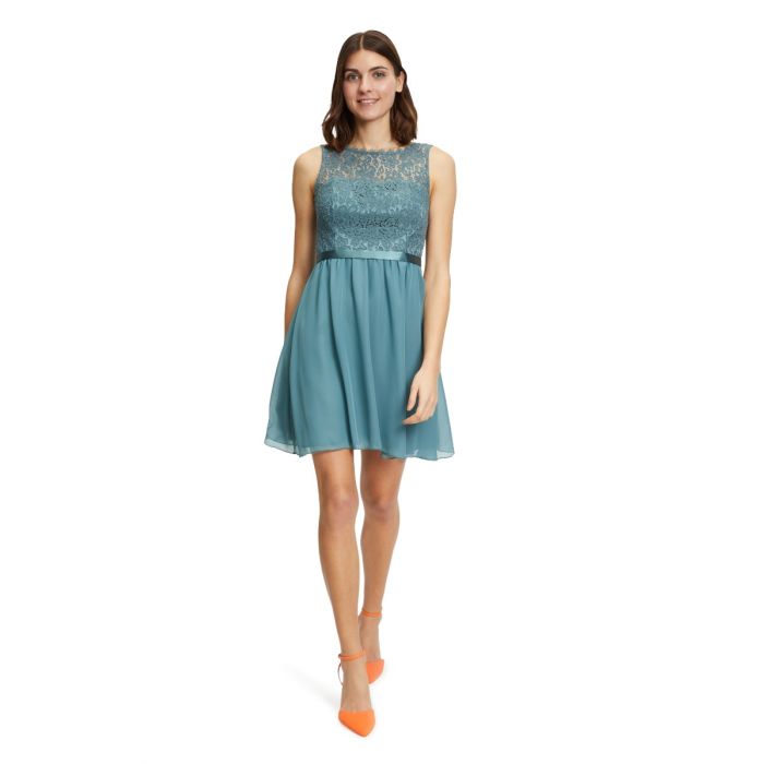 Festkleid mit Spitze eucalyptus