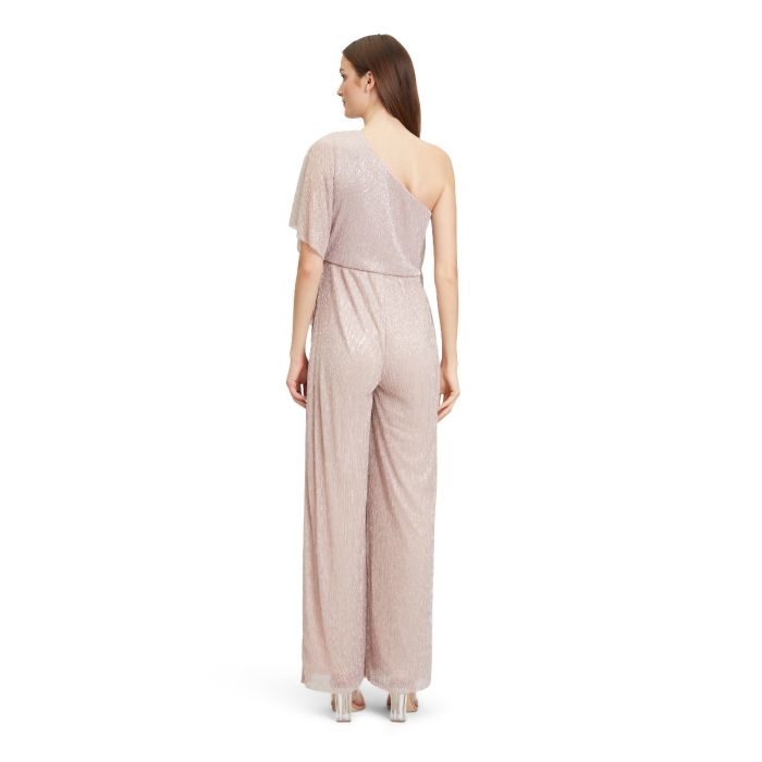 Overall on shoulder, rose