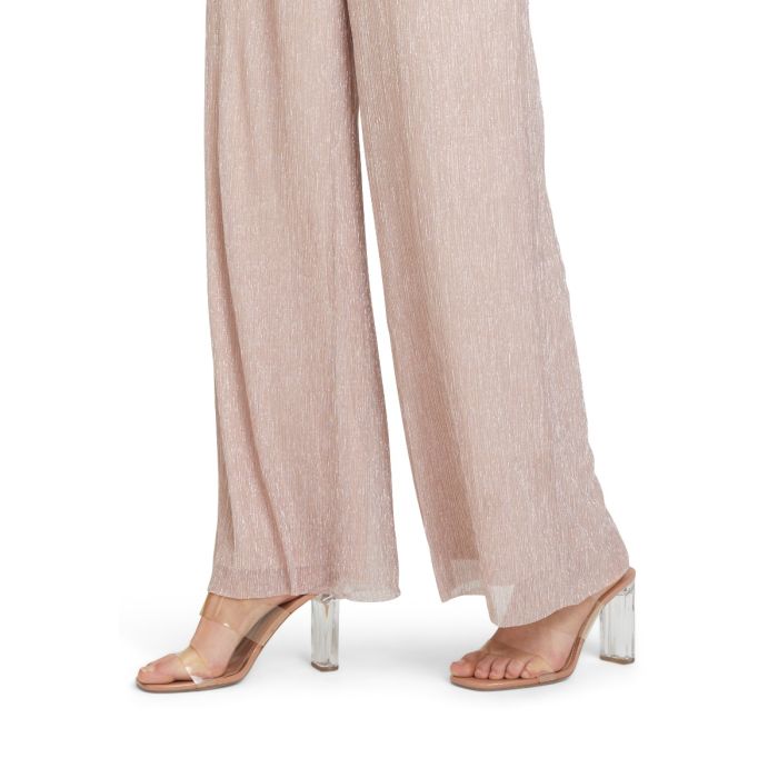 Overall on shoulder, rose